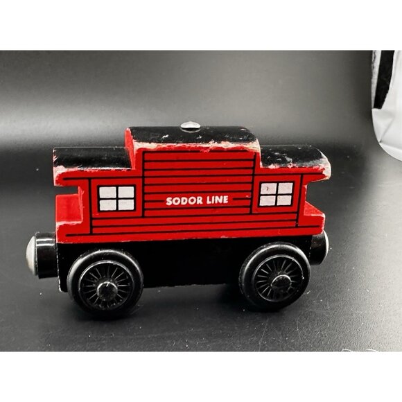 Thomas Wooden Railway 2001- RARE YEAR- VTG Sodor Line Caboose Red Train - Picture 1 of 10